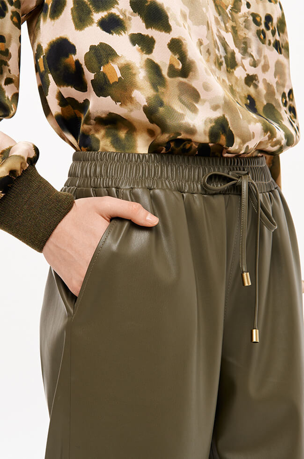 31186 Брюки женские (хаки)