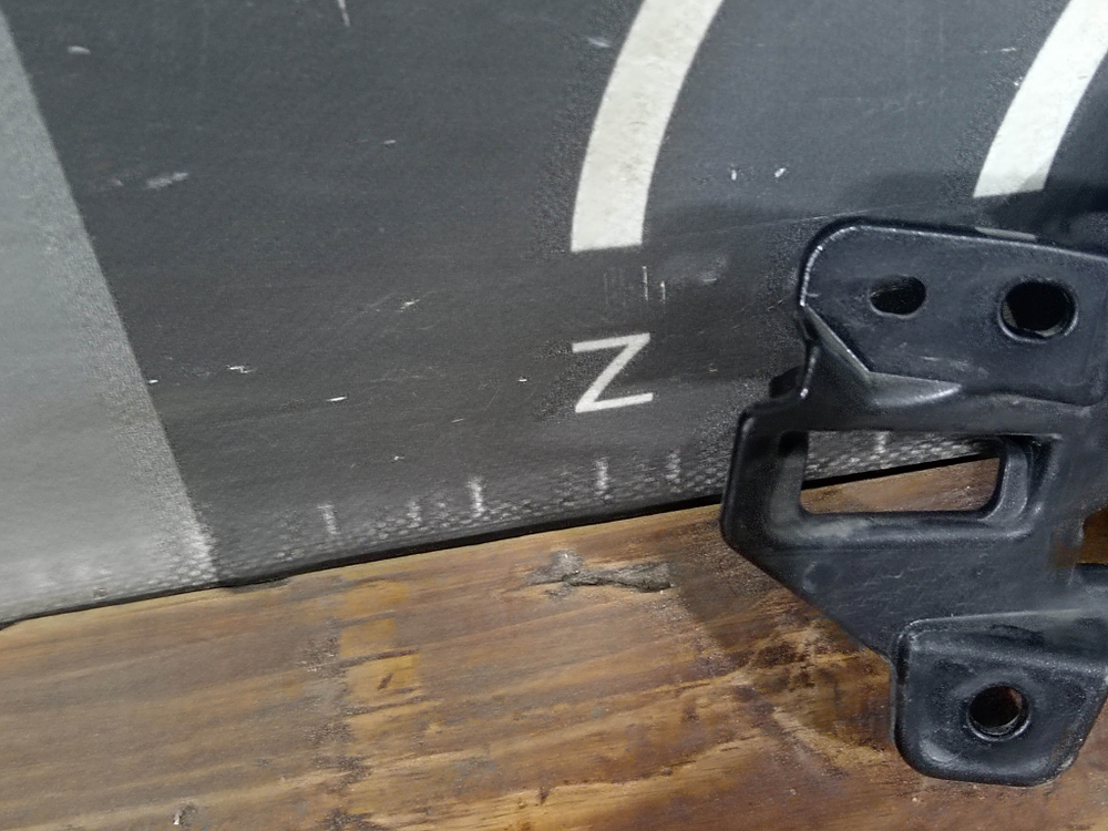 Кронштейн решетки радиатора левый Mazda CX-5 2 (KF) 21-нв Б/У Оригинал KSD450164