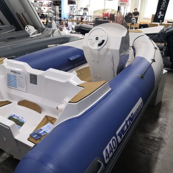 Лодка WINboat 440RL