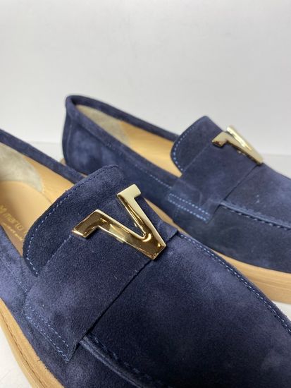 Лоферы женские