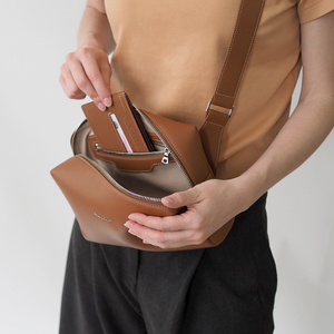 Сумка поясная Slash из кожи теленка, цвета карамель