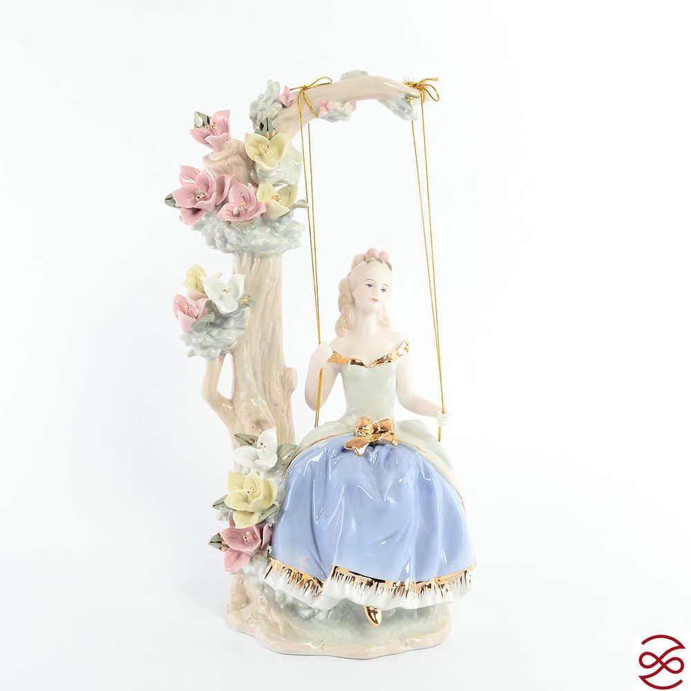 Статуэтка Royal Classics Девушка на качелях 35 см