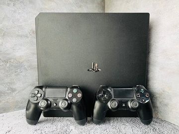 Sony Playstation 4 Pro 1TB CUH-7208B S/N: 02274526441298305 (PS4 Pro, Б/У)