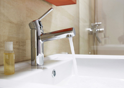 Смеситель для умывальника Bravat Palace