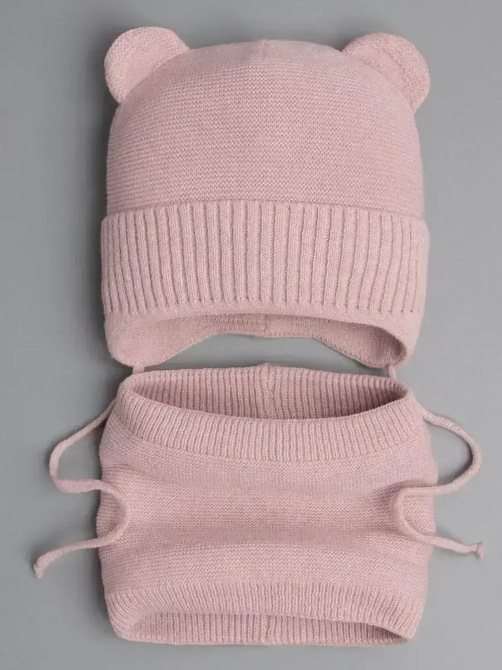 Шапка и снуд вязаная демисезонная для детей