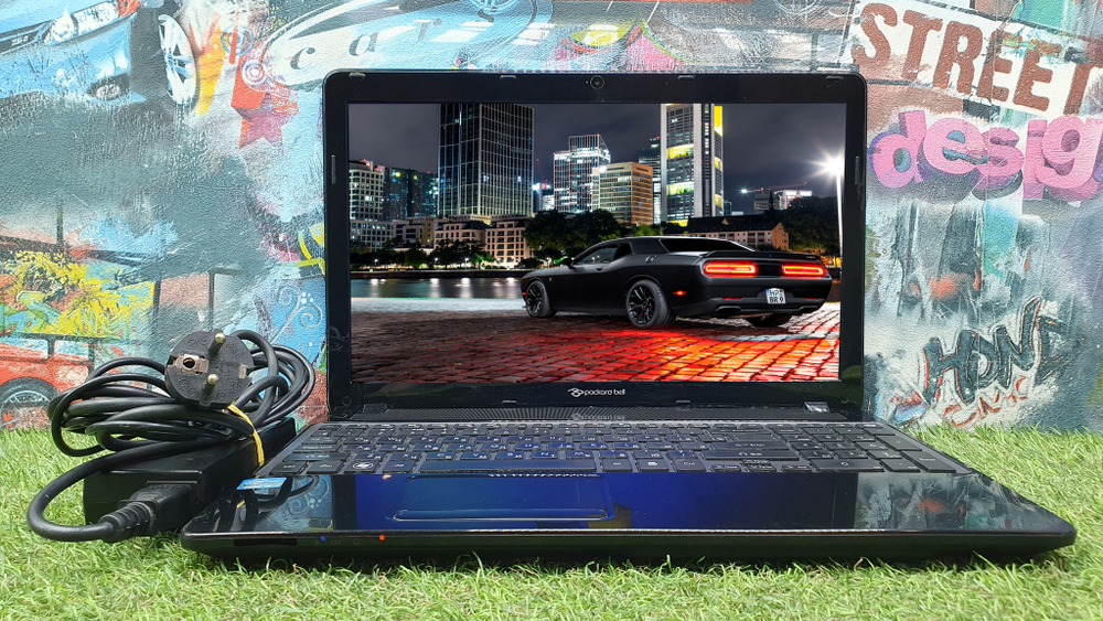 Ноутбук Packard Bell i5/16 Gb/GT620M 1ГБ/ EASYNOTE TV11HC-52456G50Mnks