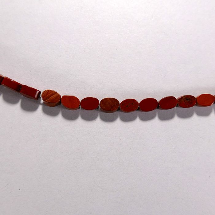 Бусина из яшмы красной, фигурная, 4x6 мм (овал плоский, гладкая)