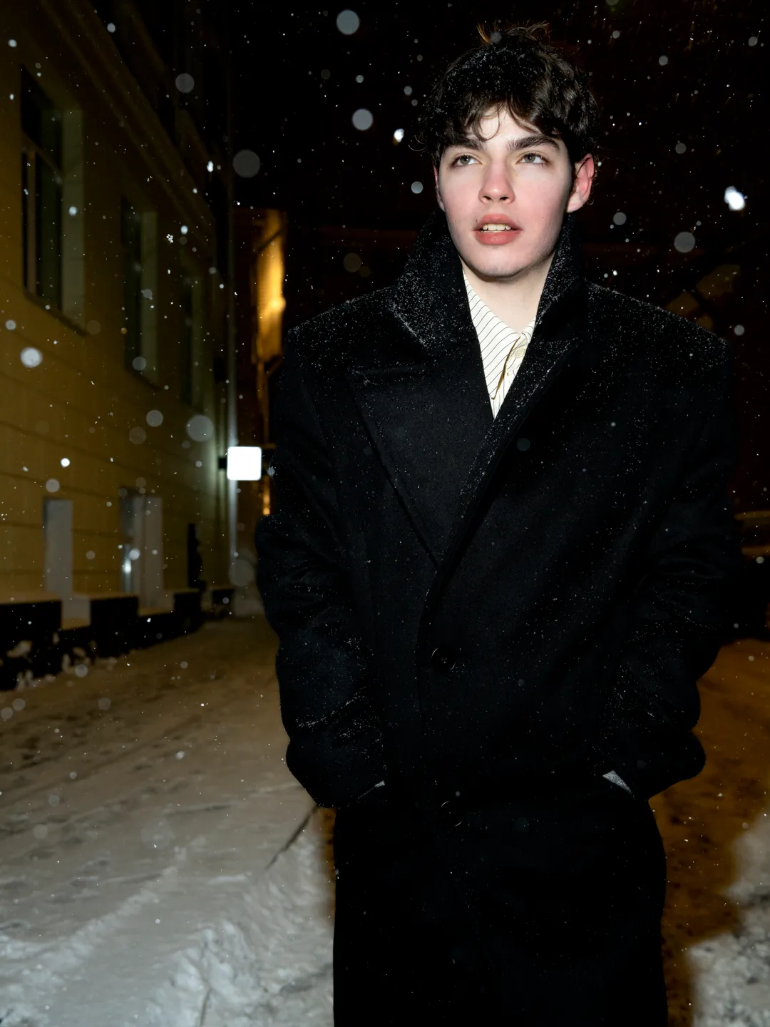 Черное пальто 