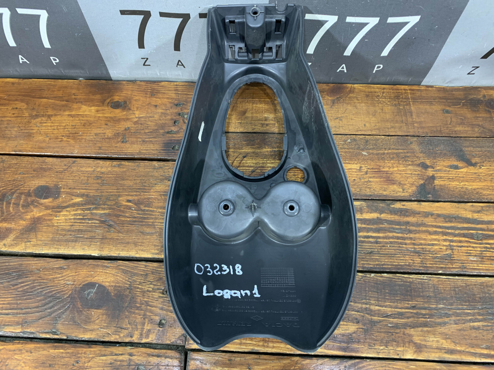 Центральная консоль МКПП Renault Logan 1 04-14 Б/У Оригинал 8200211054