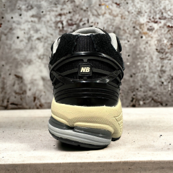 New Balance 1906D • Black
