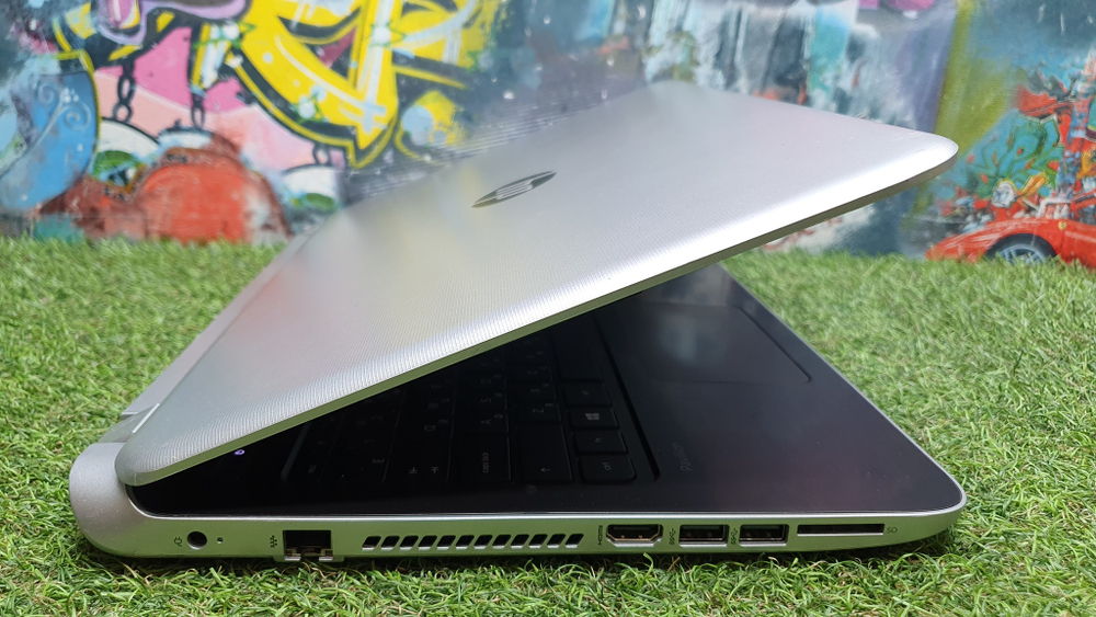 Ноутбук HP Pavilion AMD A8/6 Gb/R7 M260 2 Gb