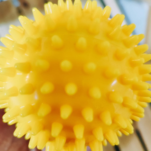 Мяч массажный. Диаметр 7 см. жесткий