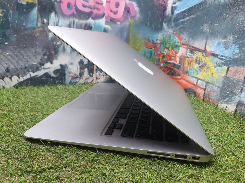 MacBook Air 13", 2013 A1466 i5/4Gb