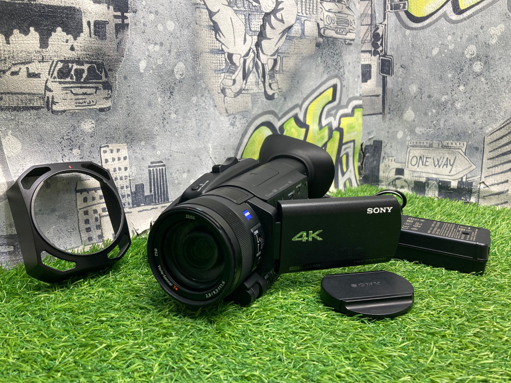 Sony FDR-AX700