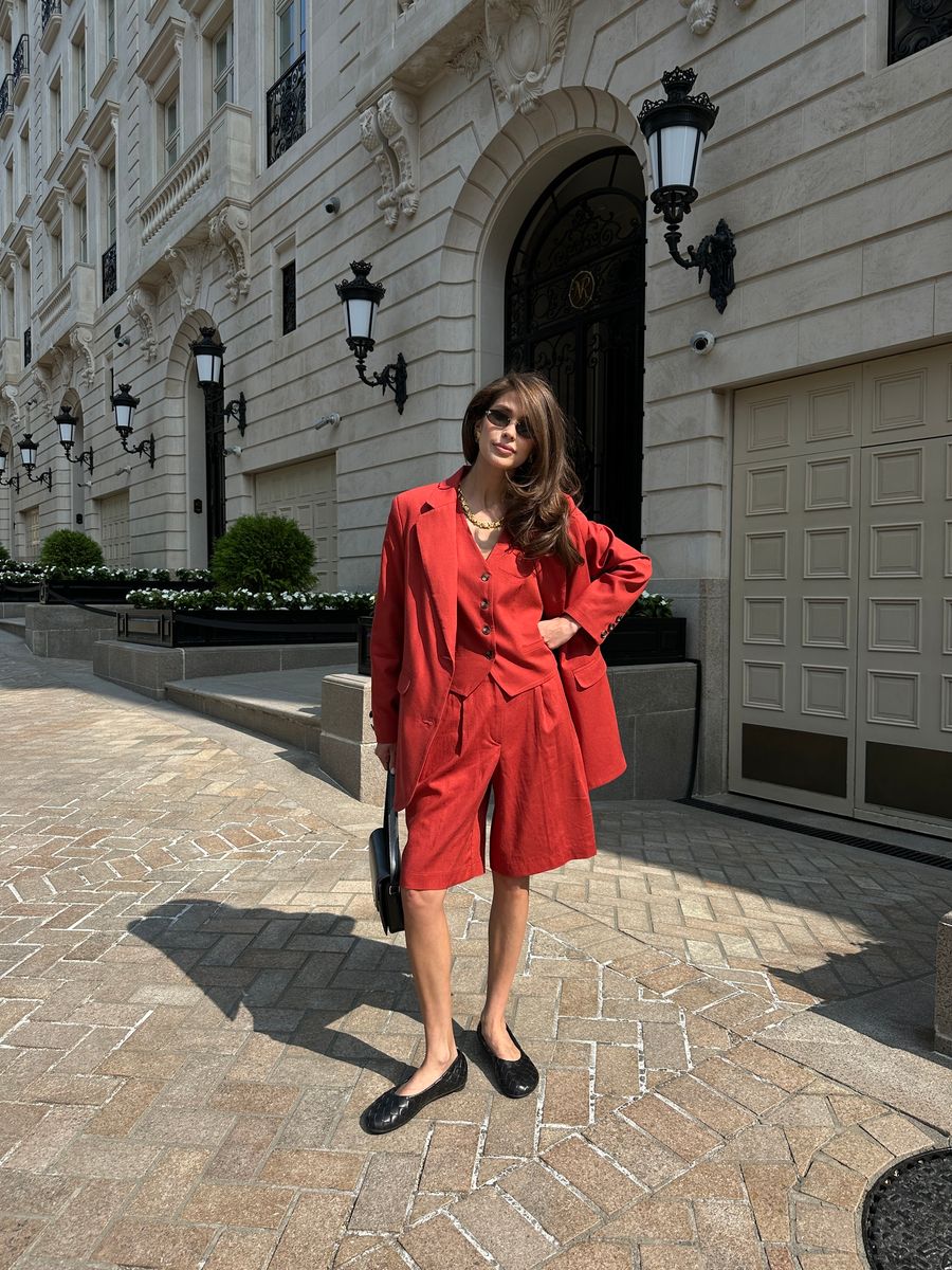 Жилет изо льна терракотовый