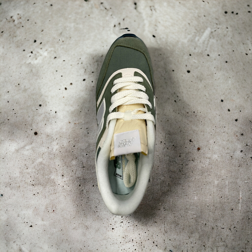 New Balance 997R • Green