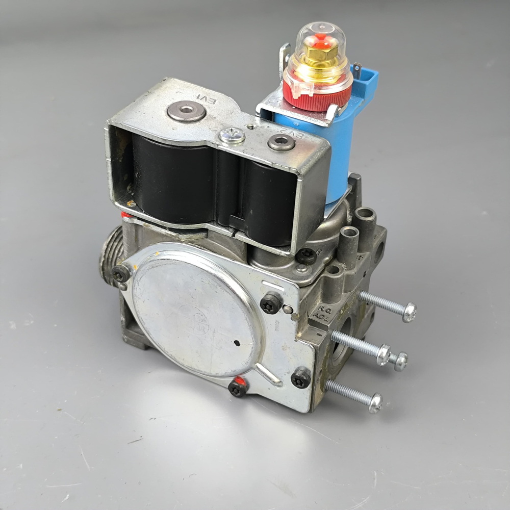 Б/У Газовый клапан для котлов ARISTON, Chaffoteaux арт. 65115771