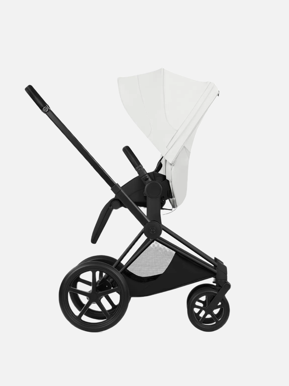 Cybex Priam 5 Style, в цвете Off White (шасси Matt Black) + автокресло Cybex Cloud T Plus