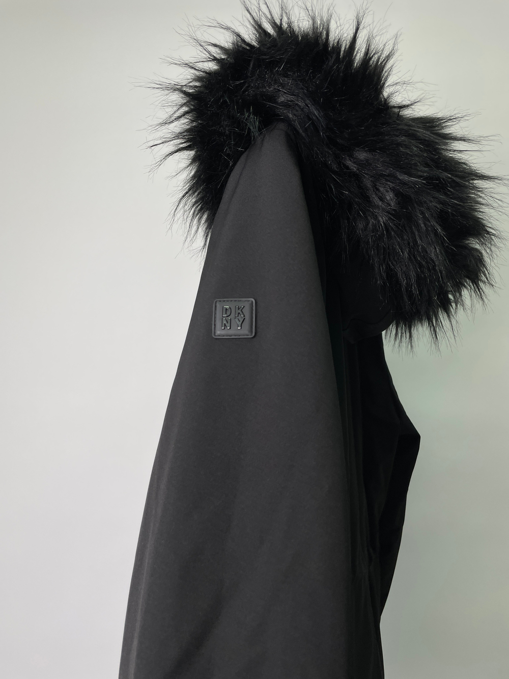 Парка DKNY