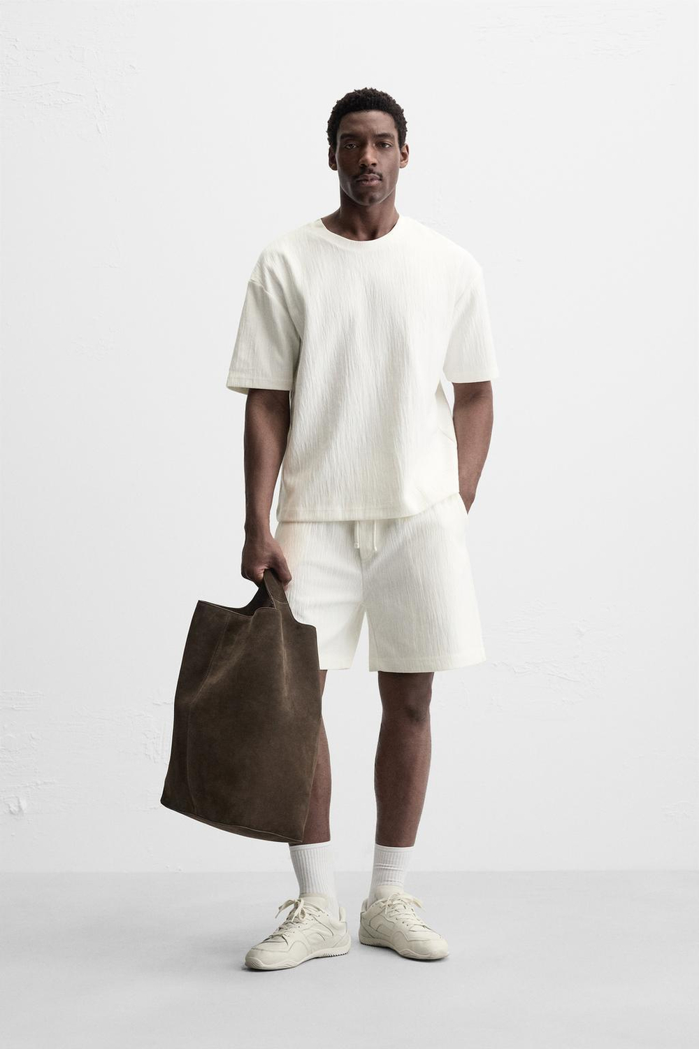 ZARA ФУТБОЛКА RELAXED FIT ИЗ РЕЛЬЕФНОЙ ТКАНИ, ЖЕЛТОВАТО-БЕЛЫЙ