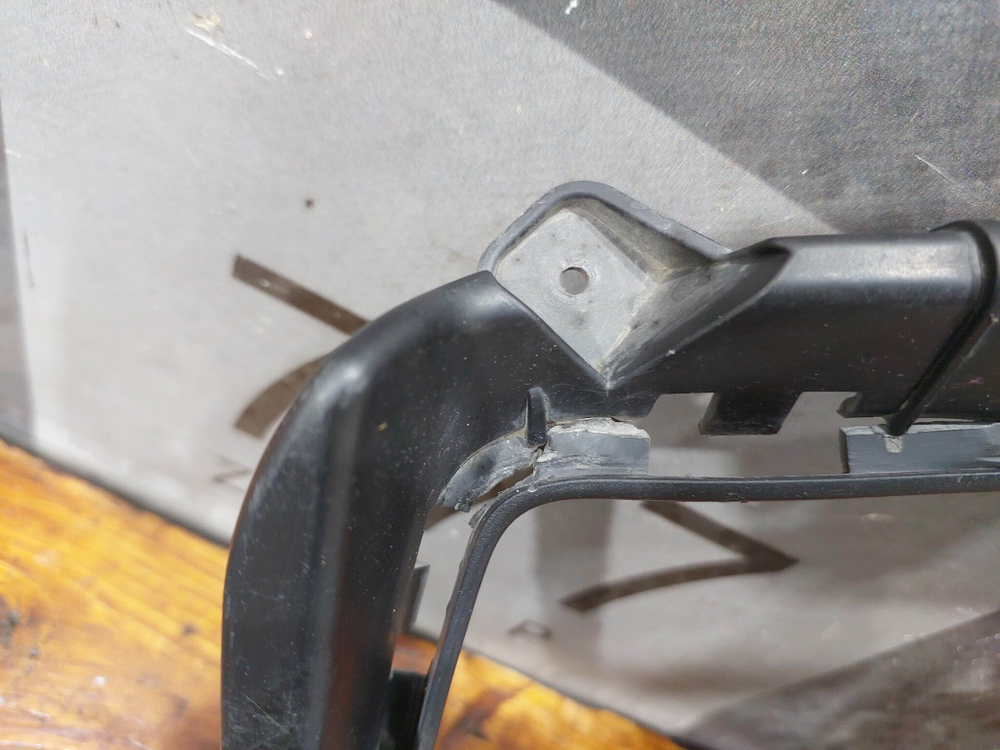 Кронштейн фары правый Hyundai Tucson 4 (NX4) 20-нв Б/У Оригинал 865C2N9000