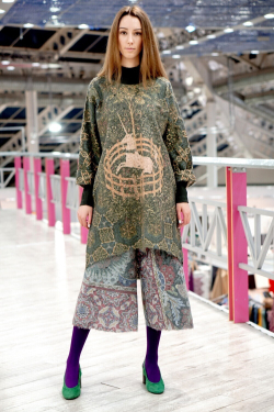 Шерстяная туника "Единорог", по мотивам средневековых фламандских шпалер