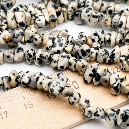 "Далматин" бусины, крошка 4-8 мм, цена за нить 38 см