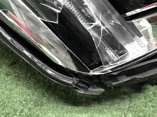 Битая Фара правая Cadillac Escalade 4 (14-20) LED