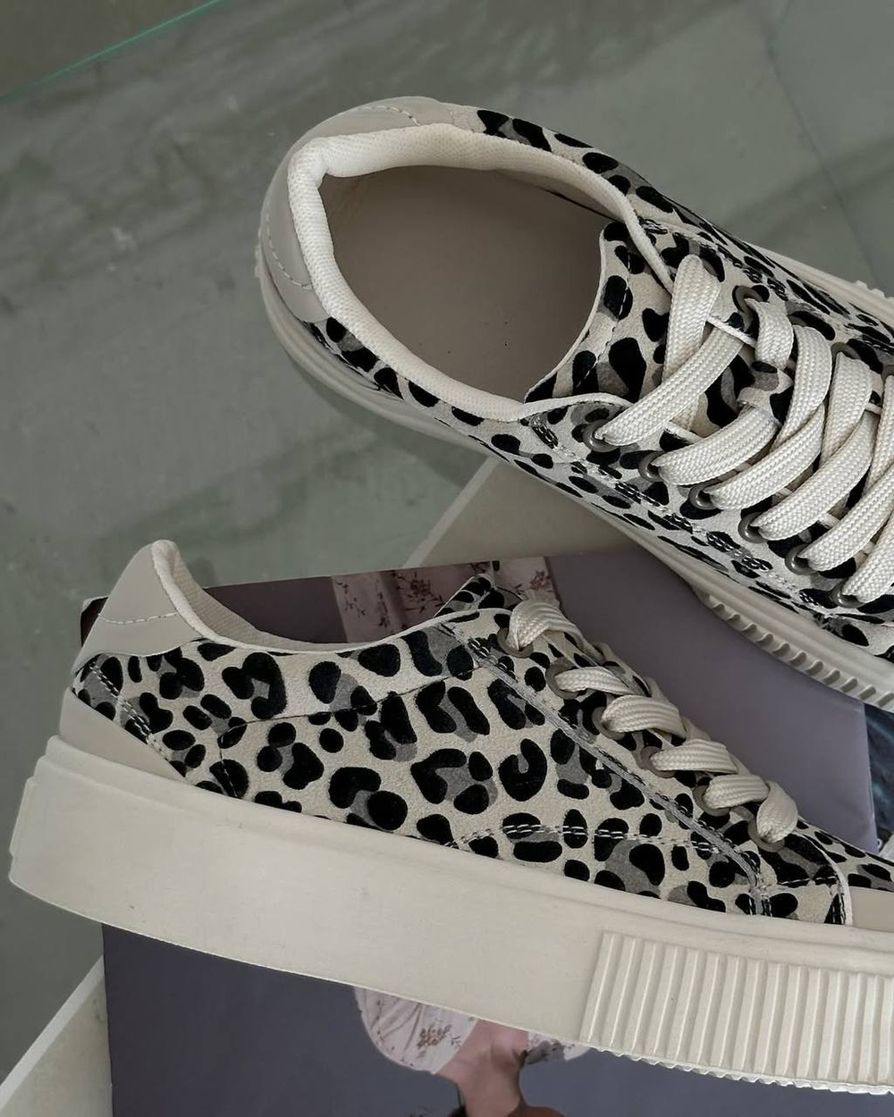 Кеды из эко замши