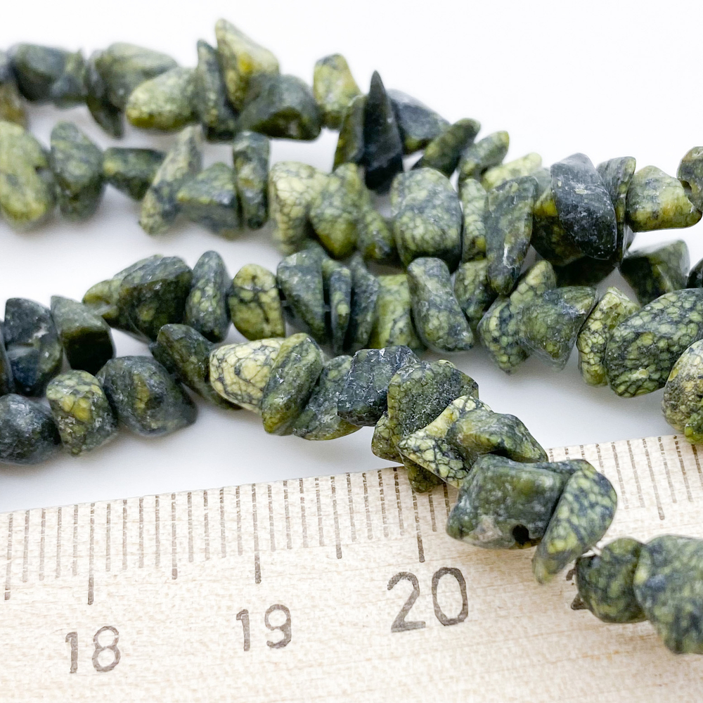 Змеевик, крошка 4-8 мм, цена за нить 38 см