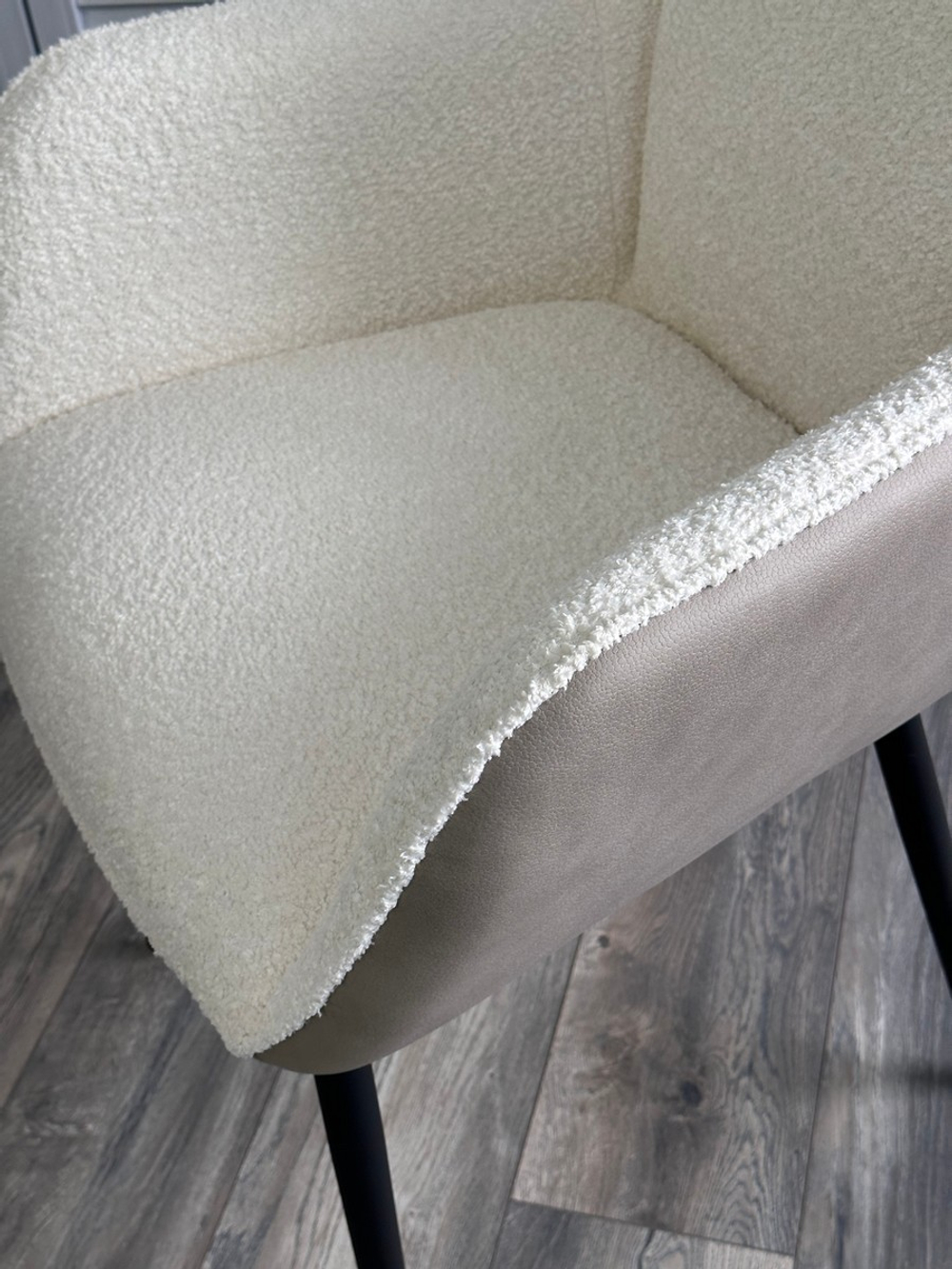 Стул М-City DISAUR Волкано (Volcano) Белый Wales-101, ткань, Светло-Беж Maison 09, Экокожа, Черный каркас