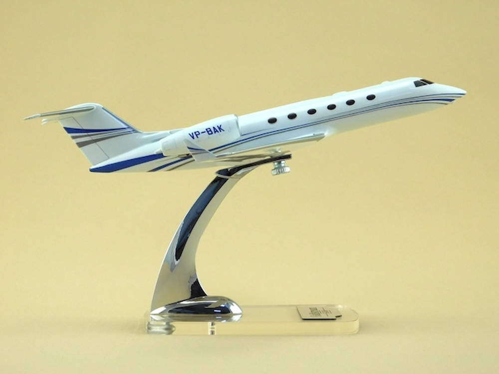 Модель самолёта Gulfstream 450 (М1:100)