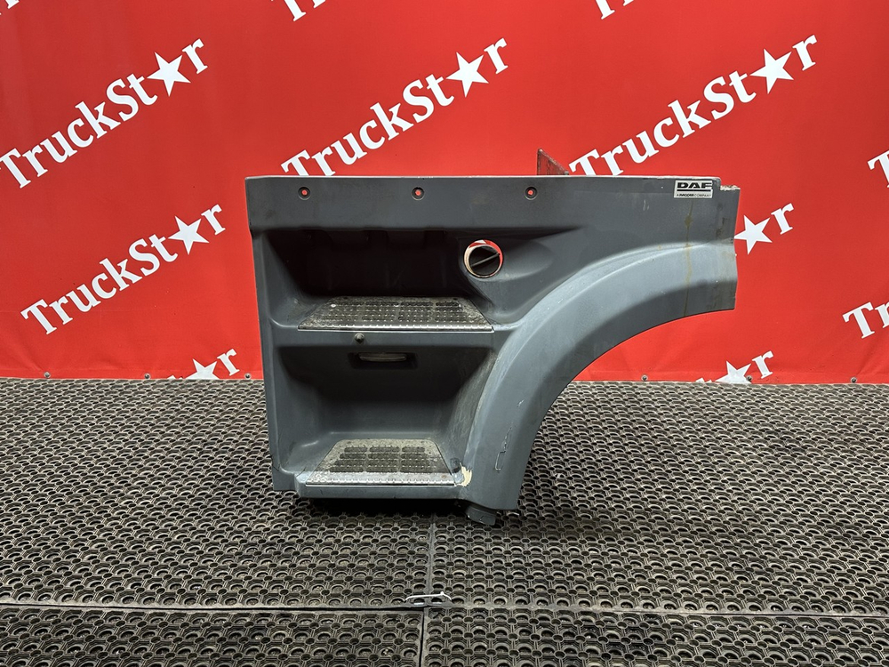 Корпус подножек левый