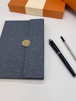 Блокнот подарочный А5 с ручкой О-серый (7725-4)