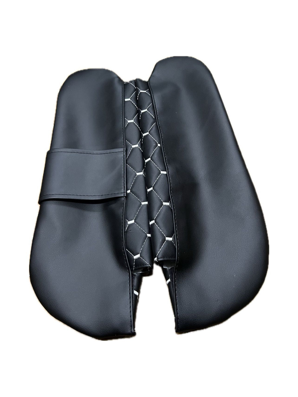 Чехлы на козырьки Волга 3110, 31105 (белая нить Рубин)