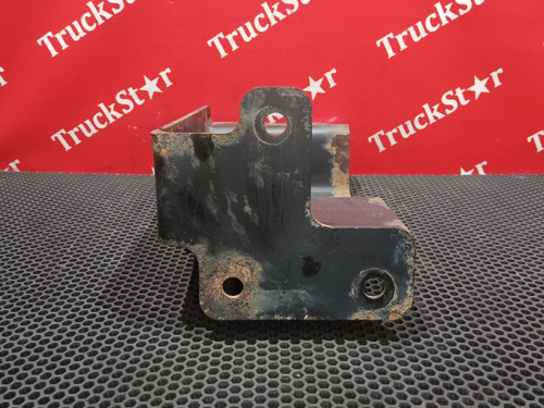 Кронштейн переднего бампера правый 2023г.