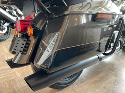 Ultra Limited, Harley-Davidson (FLHTK), 2020 "River Rock Gray / Vivid Black, Black Finish"