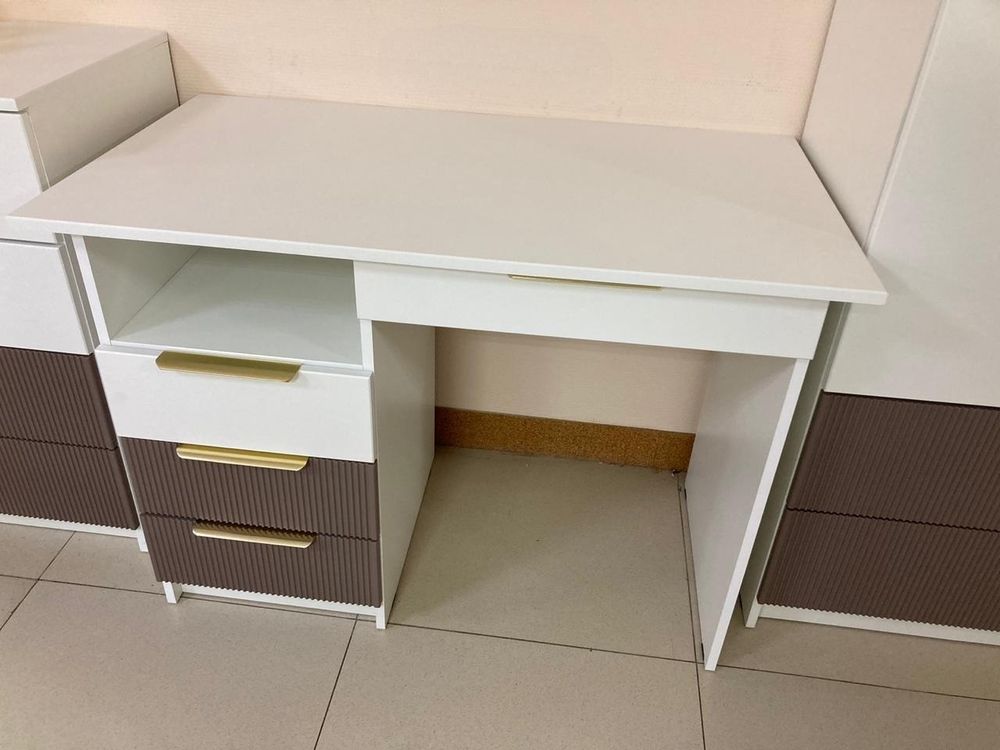 Стол письменный СТД 1070.1 Лавис Белый софт/грей софт