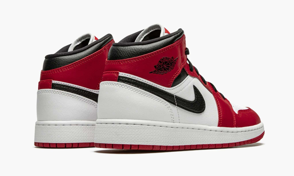Air Jordan 1 Mid GS "Chicago 2020"