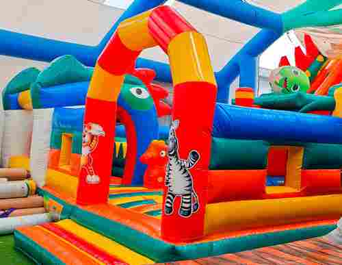 Коммерческий надувной батут «Змей Горыныч» с механизированной головой 13*8*7 м