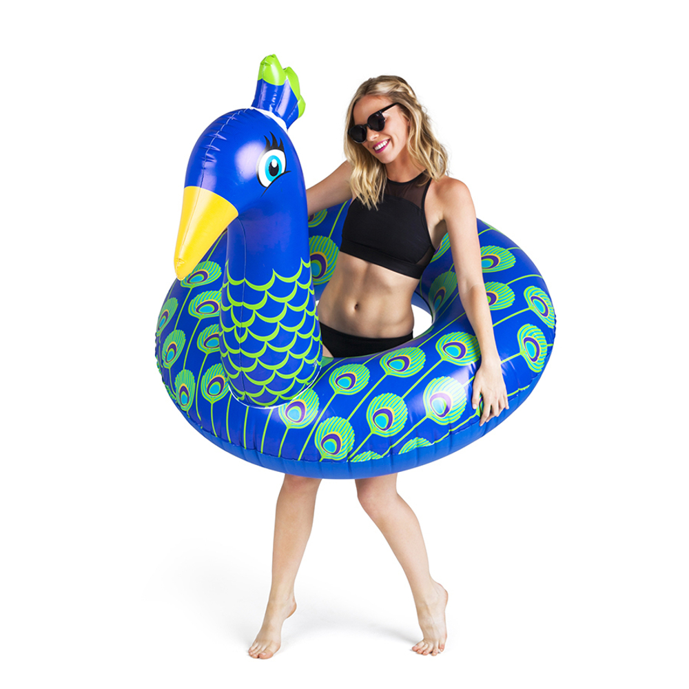 Круг надувной peacock