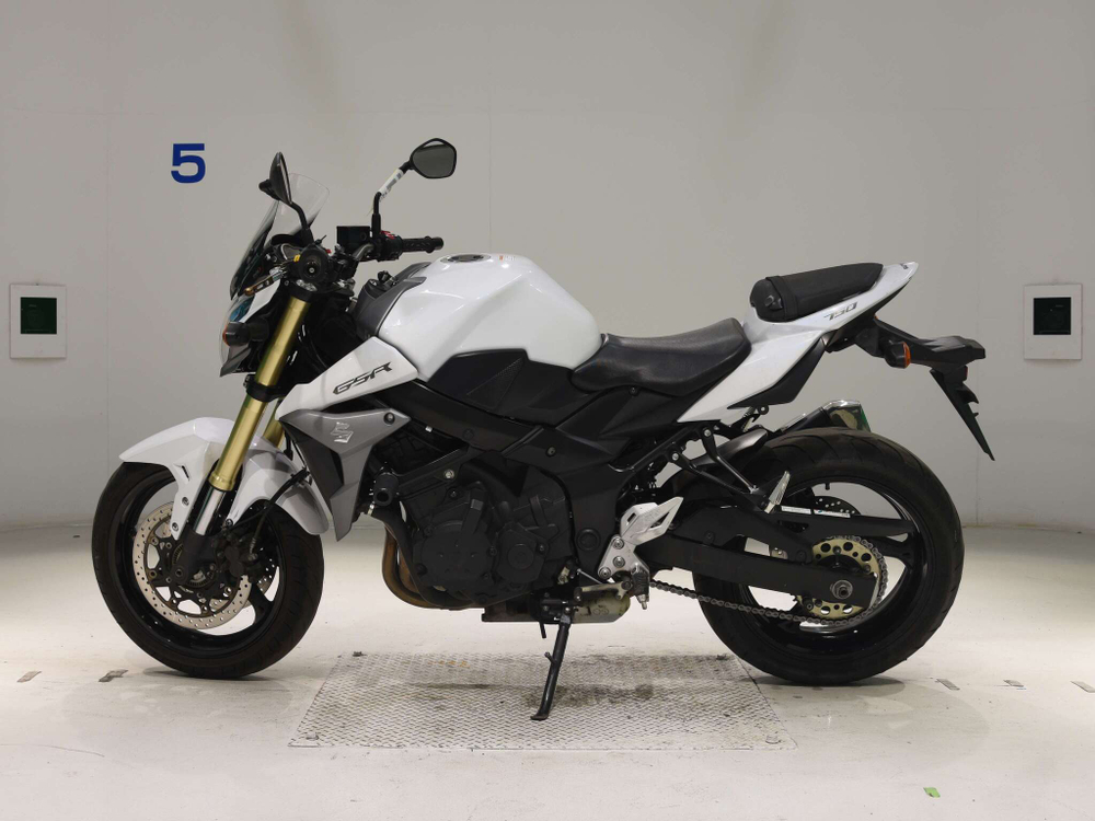 Suzuki GSR750A , 2015