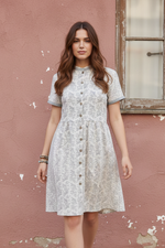 Платье из теплого хлопка с кружевом