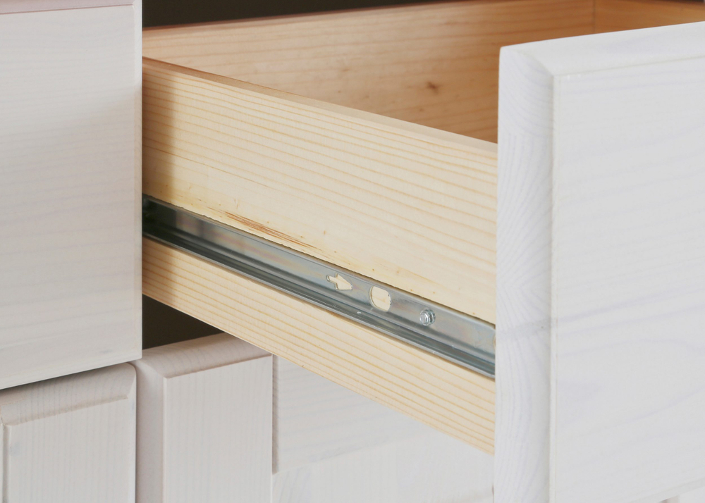 Комод Адель двухдверный 2 ящика из массива сосны, белый/черри