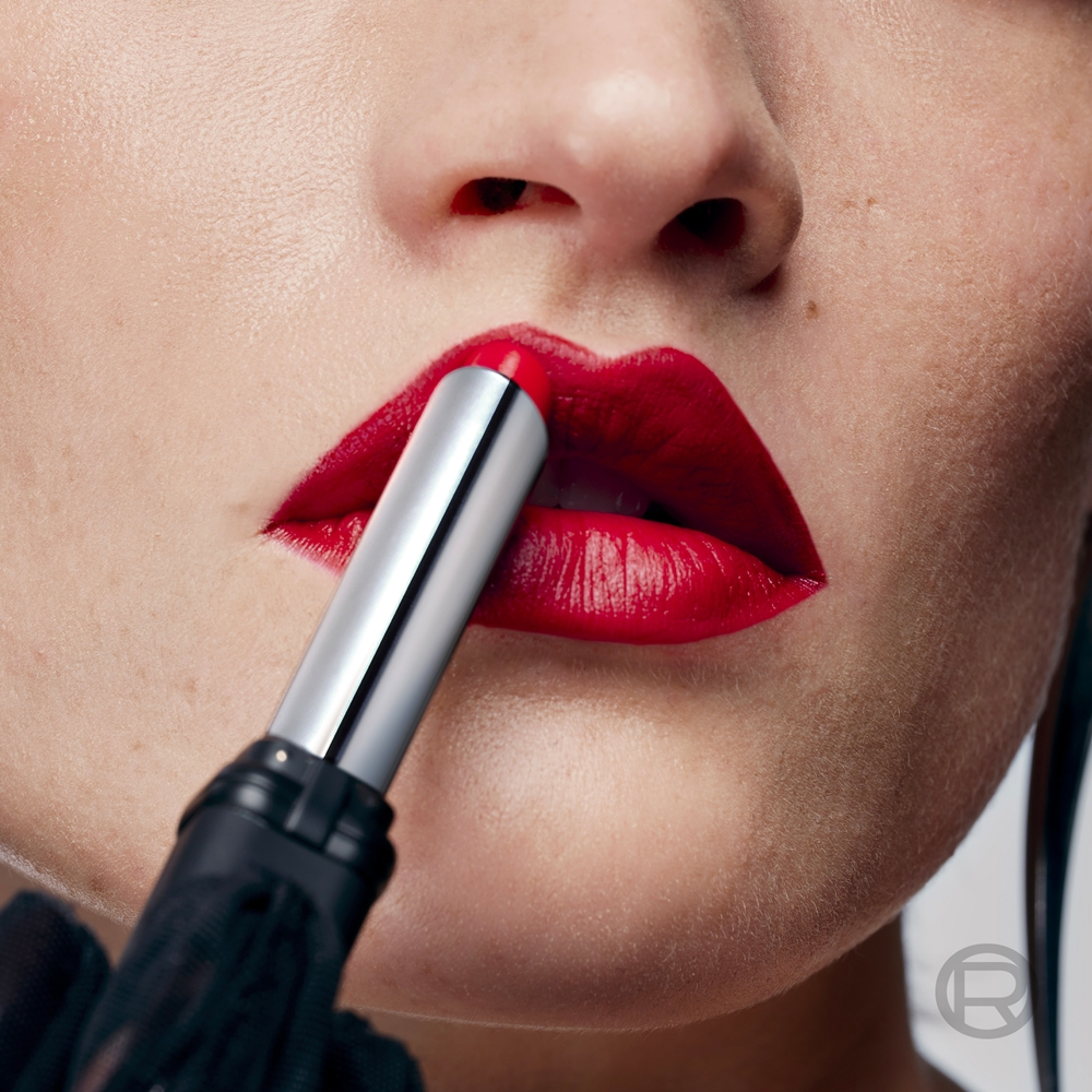 L’Oreal Paris x Mugler - Полуматовая помада с увлажняющим действием оттенок Red 1974, 1 g