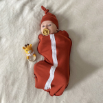 Комплект для новорожденного Mjölk Paprika {пеленальный кокон, шапочка, антицарапки}