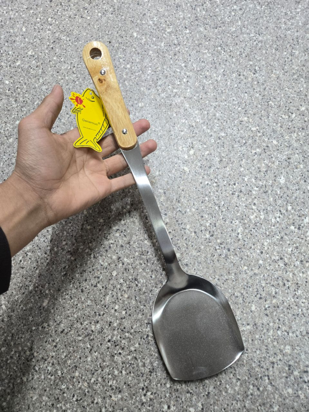 Лопата светло деревянная ручка