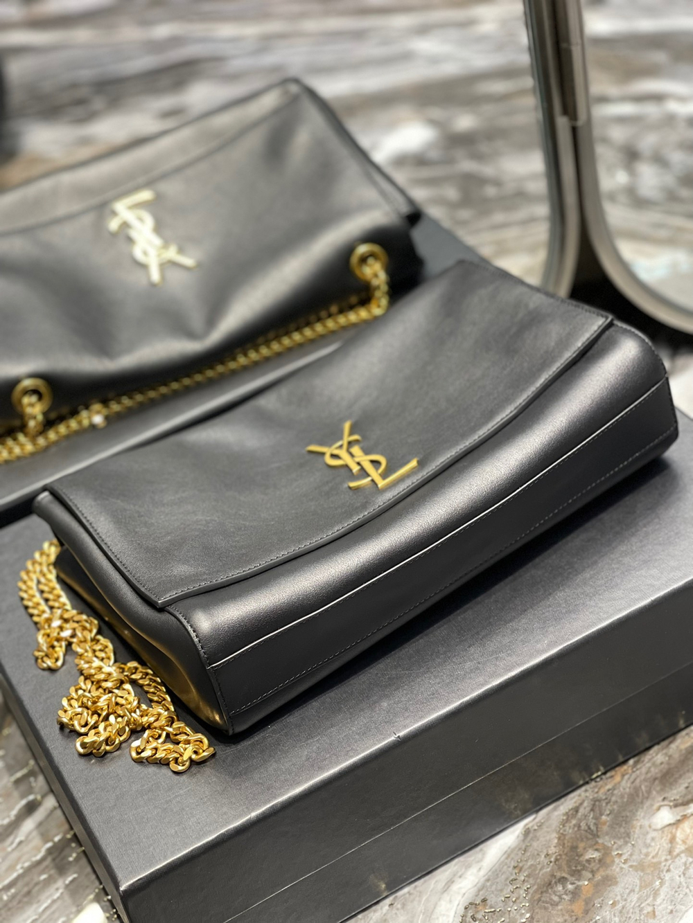 Saint Laurent Kate Medium Reversible Chain Bag 28 cm