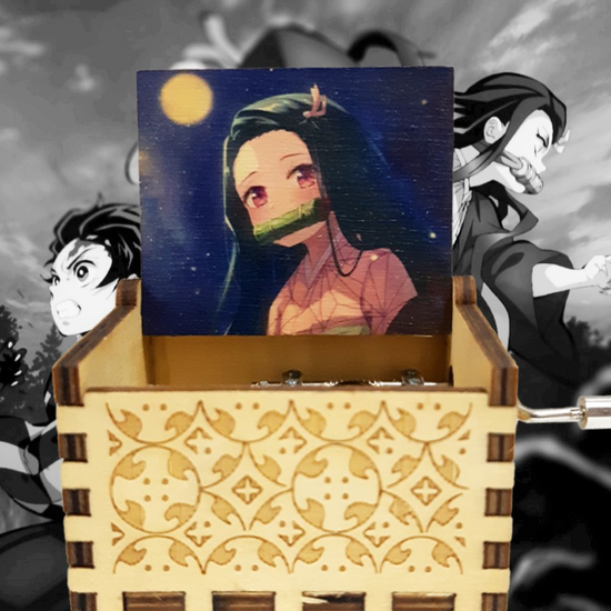 Музыкальная шкатулка Истребители Демонов Нэдзуко Камадо, р-р 6,5х5,2см (крафтовая)