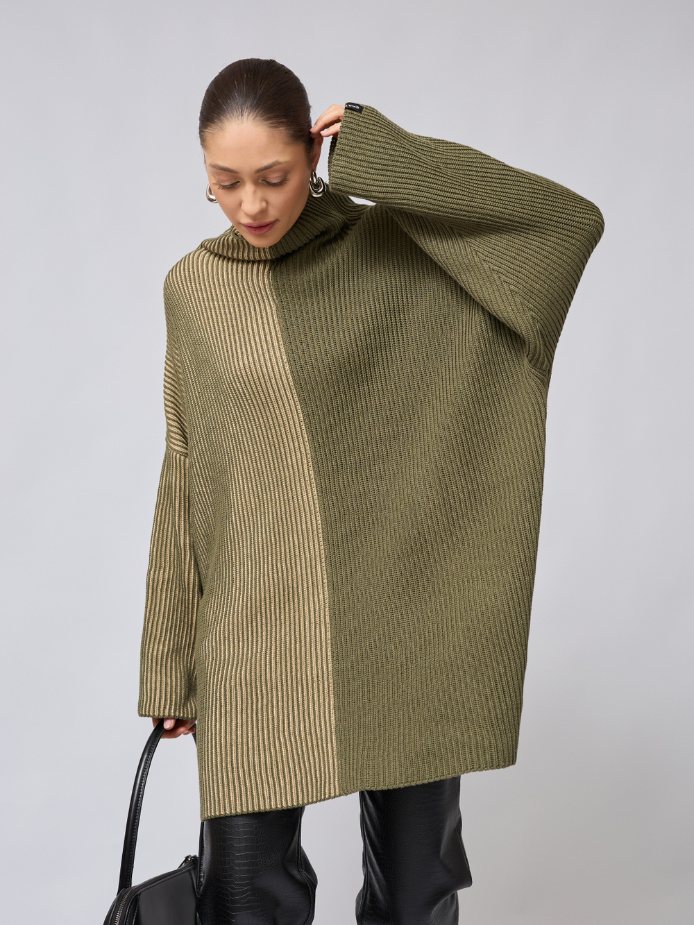 Свитер оверсайз двухцветный